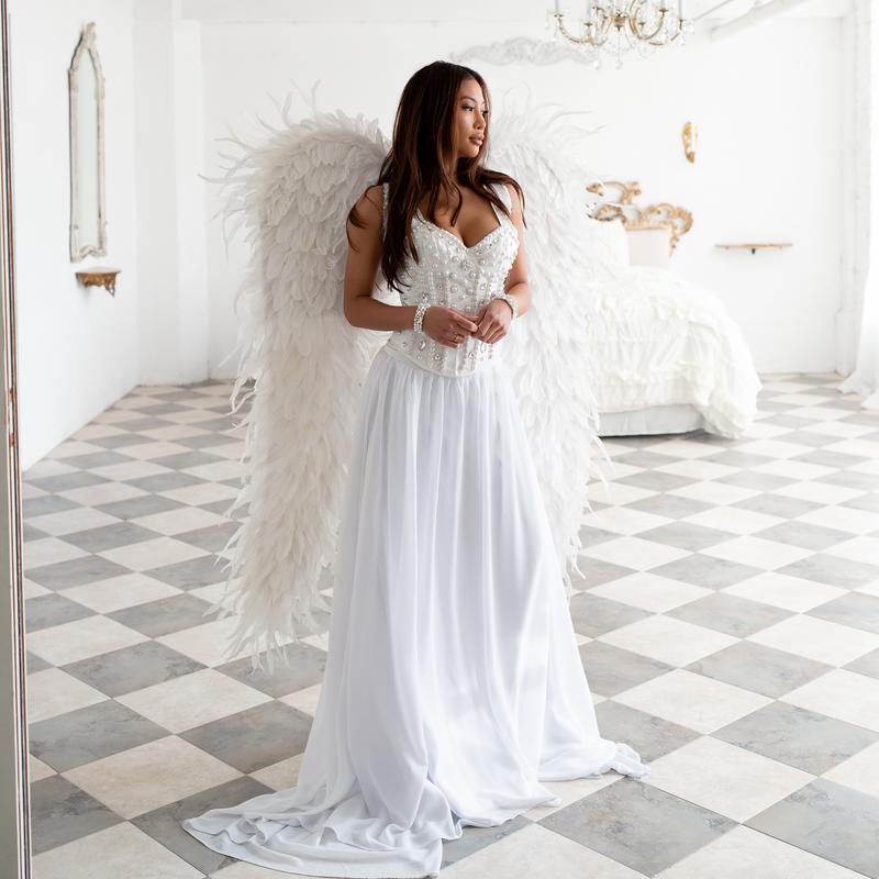 ZUCKER White Full Length Deluxe Angel Feather Wings with Sequin Straps for Magical Photo Shoots and Halloween Costumes Faux Fur