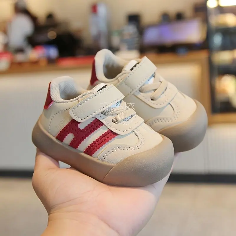 NewNewBaby sports shoes for boys and girls aged 0-1-2-3-4, cute shoes that are easy to put on and take off, board shoes with mesh, children's walking shoes