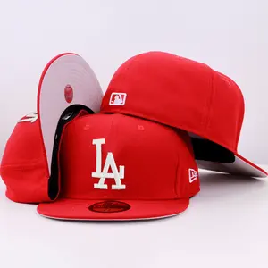 Classic Embroidered Baseball Cap – Unisex Fitted Hat for Everyday Wear