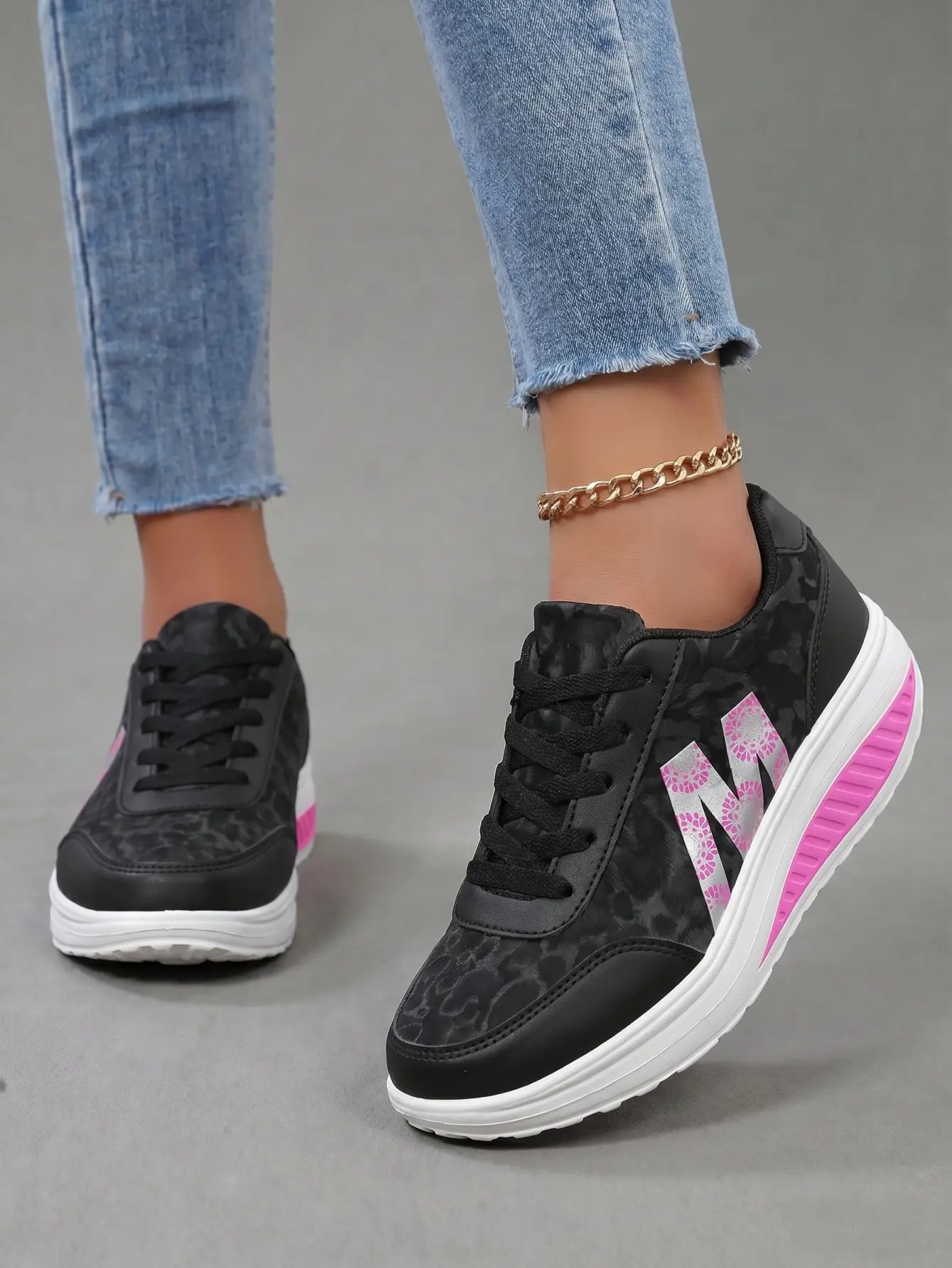 Wedge Sneakers for Women, Stylish Leopard Print PU Leather Platform Trainers with Pink Accents, Non-Slip Chunky Casual Walking Shoes, Streetwear Sneaker Style, Stylish Sneakers