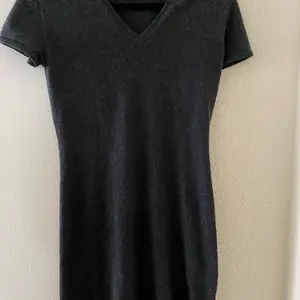 Banana Republic 100% Cashmere Short Sleeve Dress