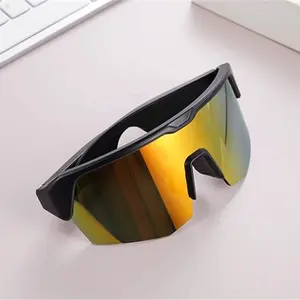 Smart Music Bluetooth 5.3 Glasses — Bluetooth 5.3, UV400 Protection, Open-Ear Audio, 5-Hour Battery Life, Voice Control, Remote Photography, Weighs Just 44g. Ideal for Cycling, Outdoors, Travel, and Daily Use.