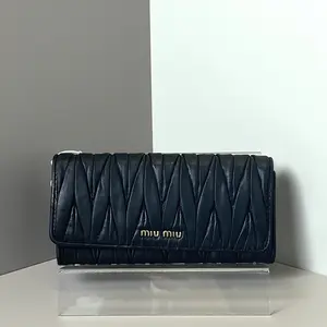 Pre-owned miu miu As Shown Small Leather Goods Sh 1276 wallet.26.03.30