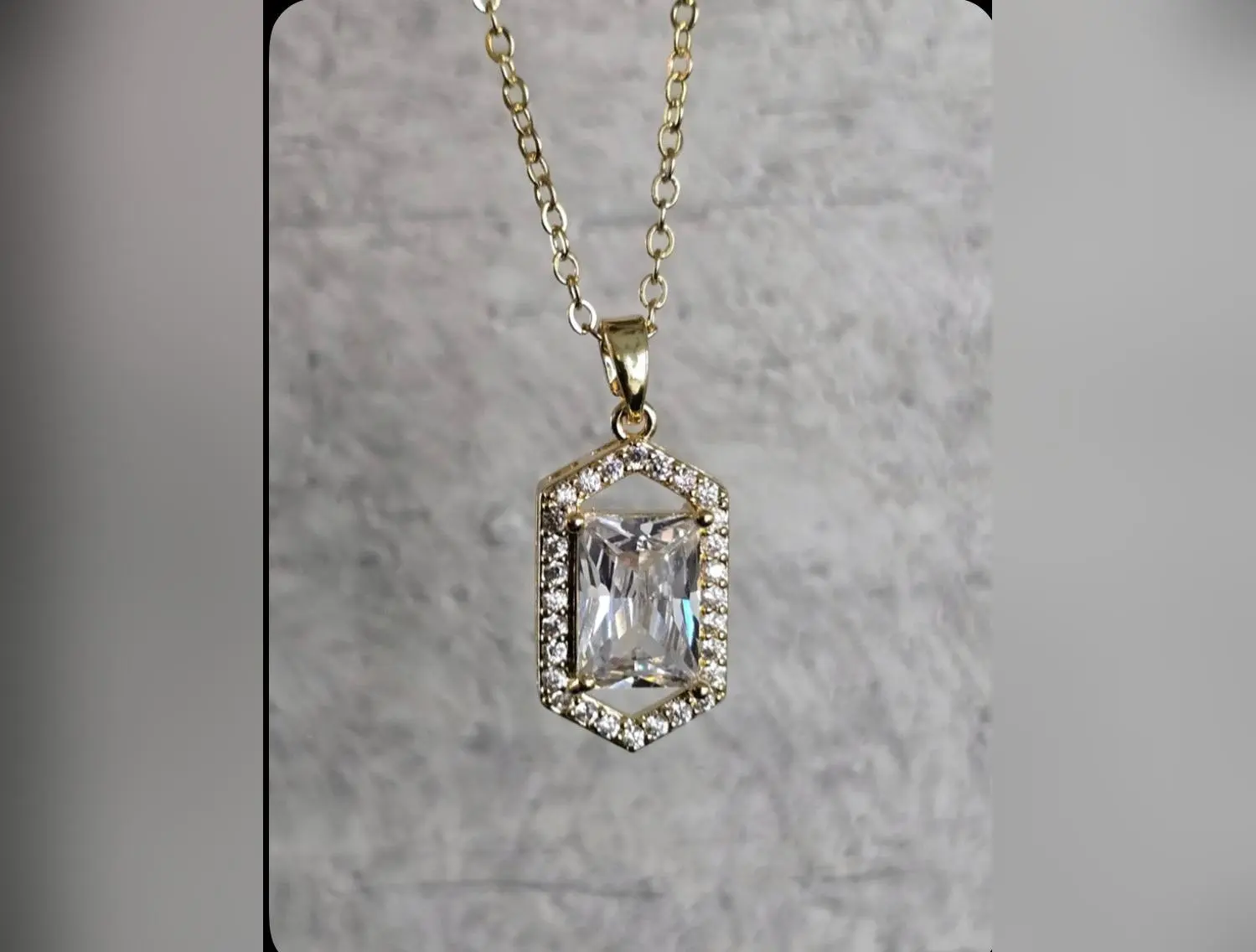 Dove Diamond Pendant Necklace – Gold