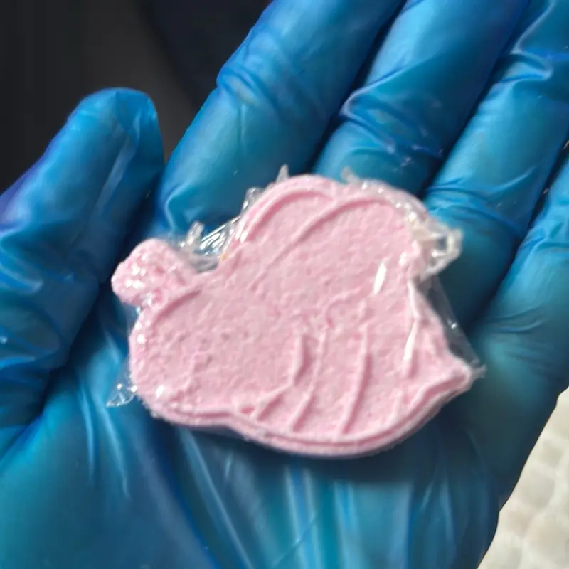 A Bee Melatonin Mini Bathbombs for Better Sleep and Quicker Relaxation - Pink