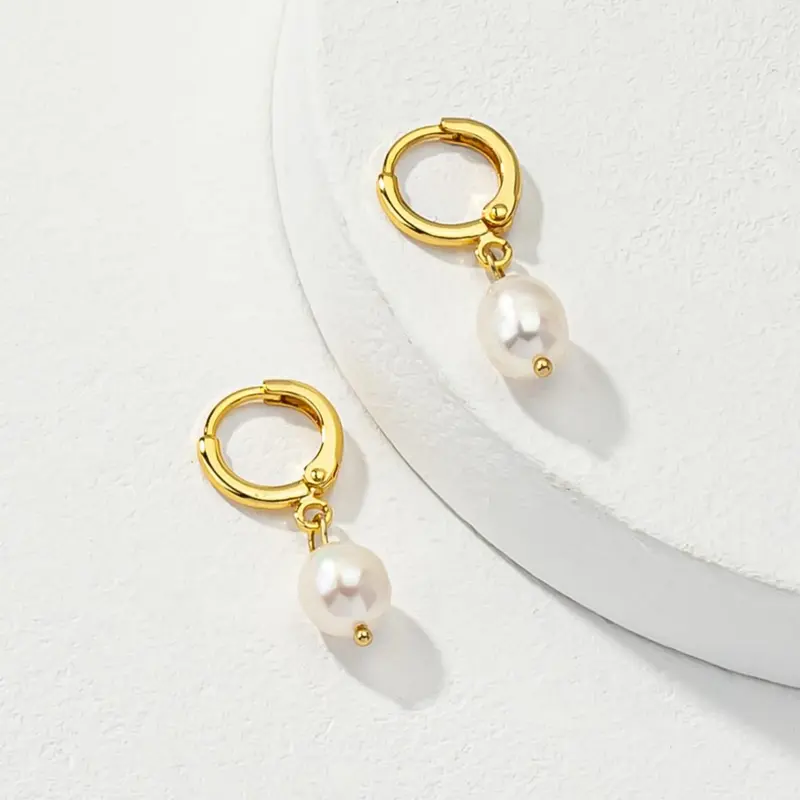 Women's 1 Pair Unique Faux Pearls Decor Dangle Fashionable Hoops Shape Earrings, Dainty Fashion Jewelry, Casual All-match Jewelry for Girls Gift, Simple Classic Fashion Accessories for Daily Wear
