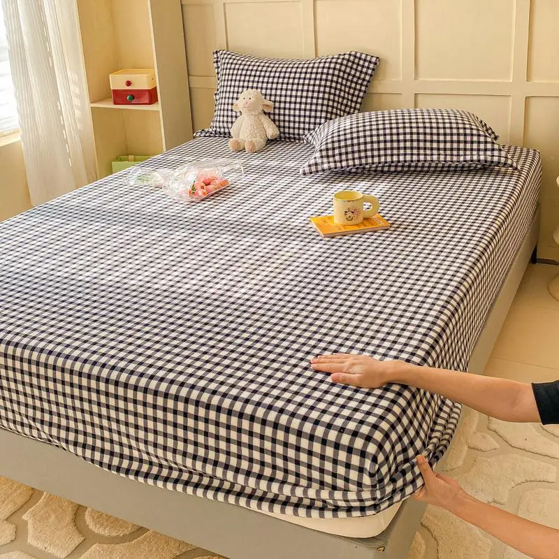 Plaid Pattern Fitted Sheet and Pillowcase Set, 2/3 Counts/set Including 1 Fitted Sheet & 1/2 Pillowcase without Filler, Soft Comfortable Polyester Bedding Set for Home Bedroom Bedsheet Sets Bed Sheets Set, Decorative Bedsheet Sets