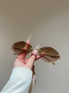 New Frameless Rhombic Fashion Sunglasses, Trendy Metal Leopard Head Leg Casual Vintage Style, Unisex All Season Eyewear, Trendy Leopard Legs