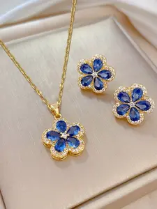 Luxurious Gift Set with Romantic Petal Designs, Clavicle Chain Jewelry Included, Ideal for Christmas Parties and Birthdays for Teenagers