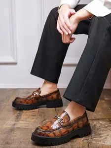 Men's Round Toe Thick Sole Casual Fashion Metal Decor Loafers, Office Shoes, Comfortable and Stylish Men's Shoes for Daily Wear