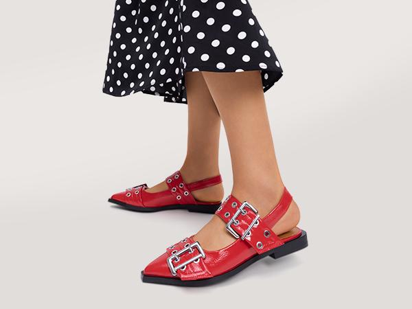 DREAM PAIRS Pointed-toe Buckle Slingback Flats