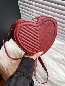 Valentine's Day Gift for Her: Fashion Quilted Heart Crossbody Bag, Premium PU Leather Small Shoulder Bag, Adjustable Strap, Ideal Romantic Present for Dates, Daily Wear & Casual Outings