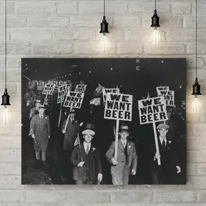 Vintage Poster Photo Of Men Holding We Want Beer Classic Speakeasy Brewery Beer's Print Decor Poster No Frame Black and White Ace of Hearts Framed Canvas Wall Art Artistic Paintings
