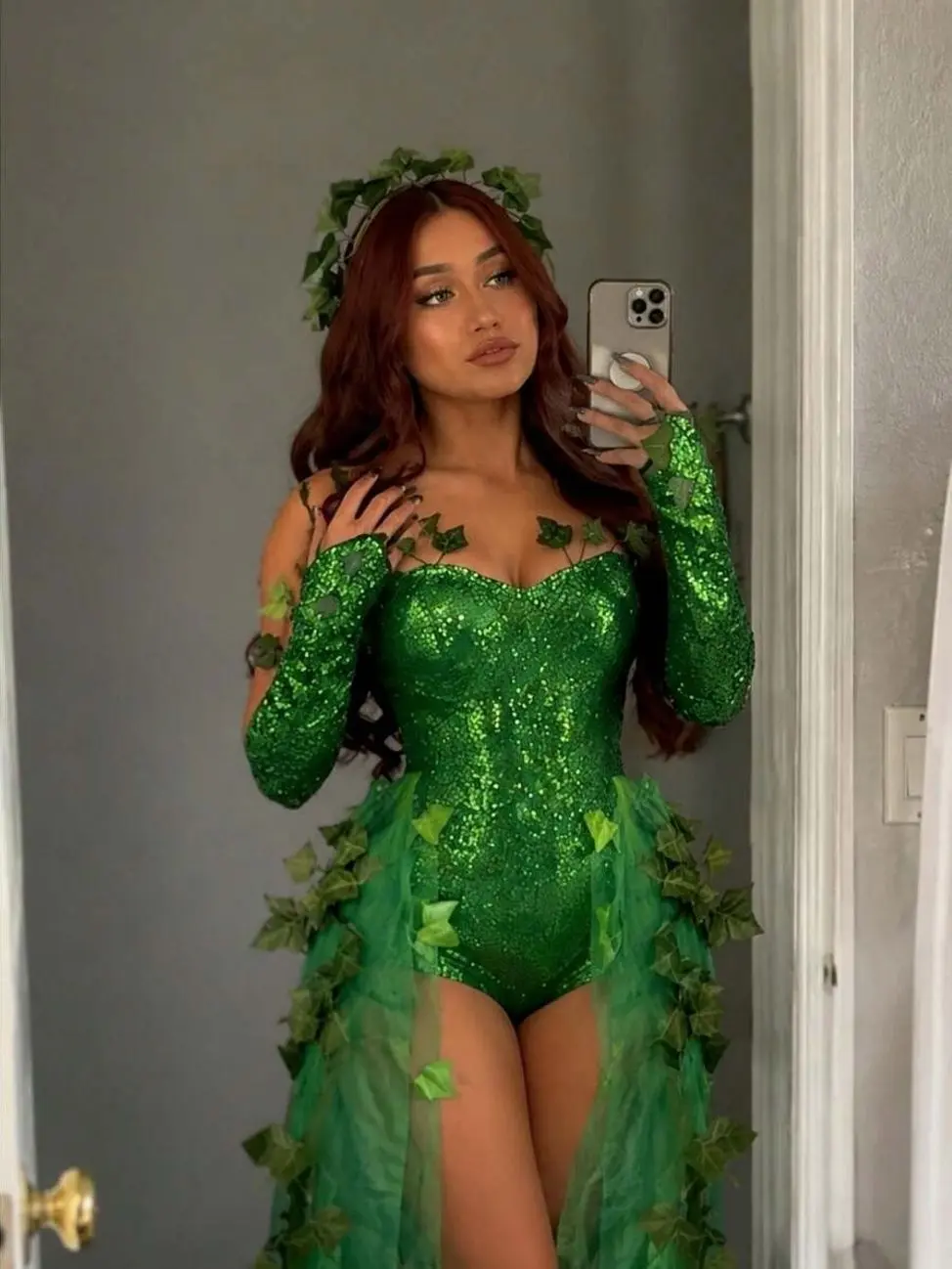 Women's Halloween Poison Ivy Costume Green Sequin Leaf Vine Strapless Bodysuit With Long Gloves And Sheer Train Forest Fairy Cosplay Party Outfit