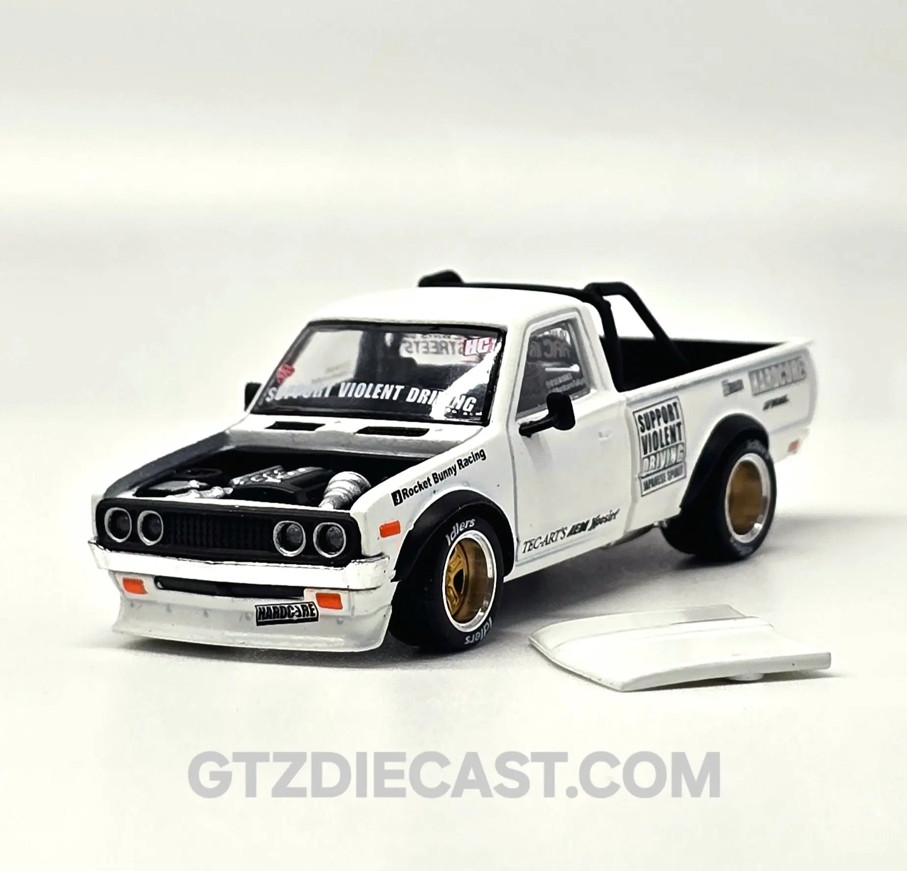 POPRACE 1/64 PANDEM DATSUN 620 WHITE PR640350