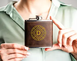 Personalized Leather Flask, Monogram Gift for Him, Wedding Party Favor, Stylish Bar Accessory, Custom Drinnkware, Gift from Wife, Hip Flask, Monogram Gift Idea, Flask for Groomsmen, Engraved Dad Gift