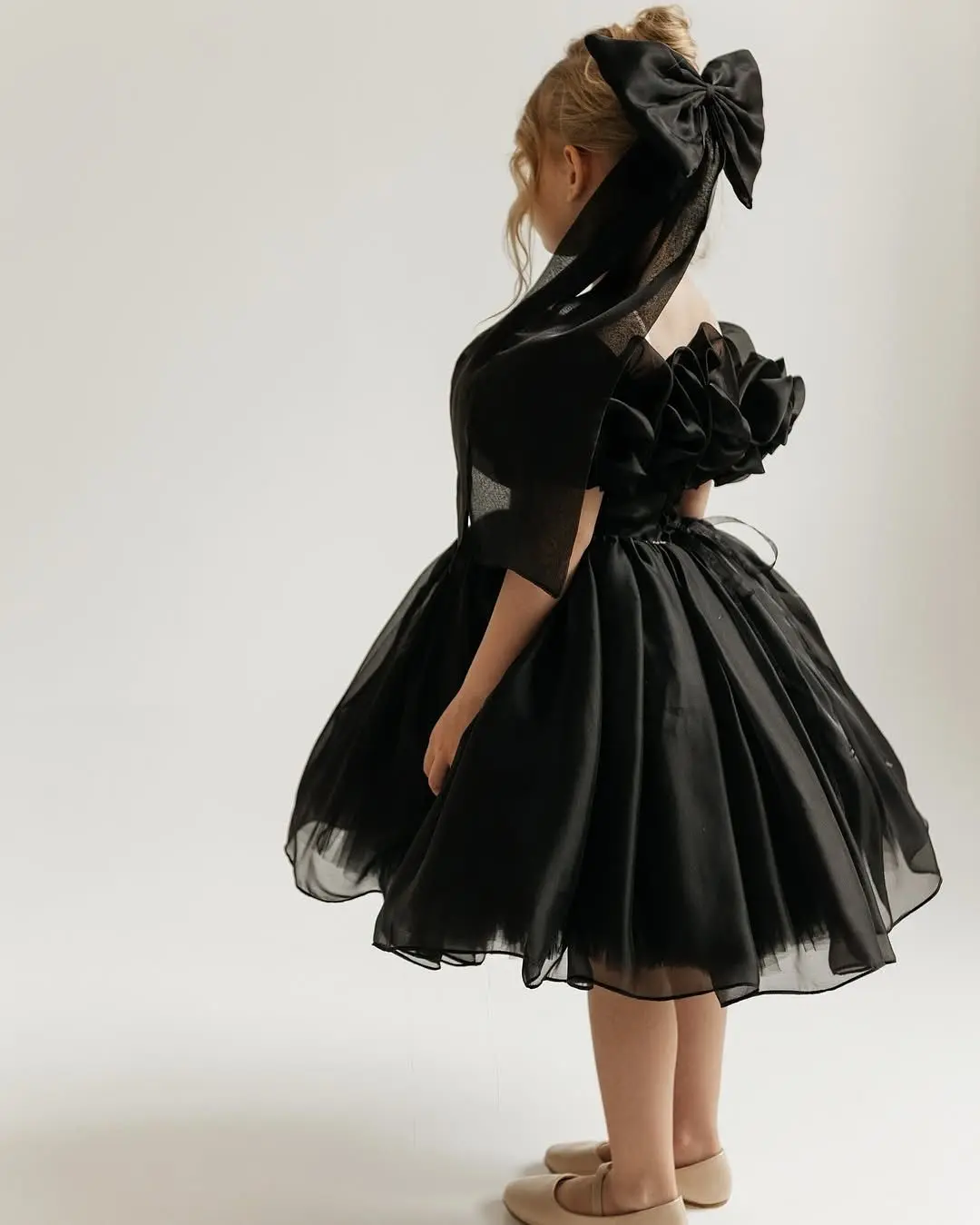 3095 Girls' Little Black Dress with Pearl Belt & Hair Accessories Elegant High-end for Birthday Party Wedding - TikTok Shop 3095 Girls' Little Black Dress with Pearl Belt & Hair Accessories Elegant High-end for Birthday Party Wedding - TikTok Shop