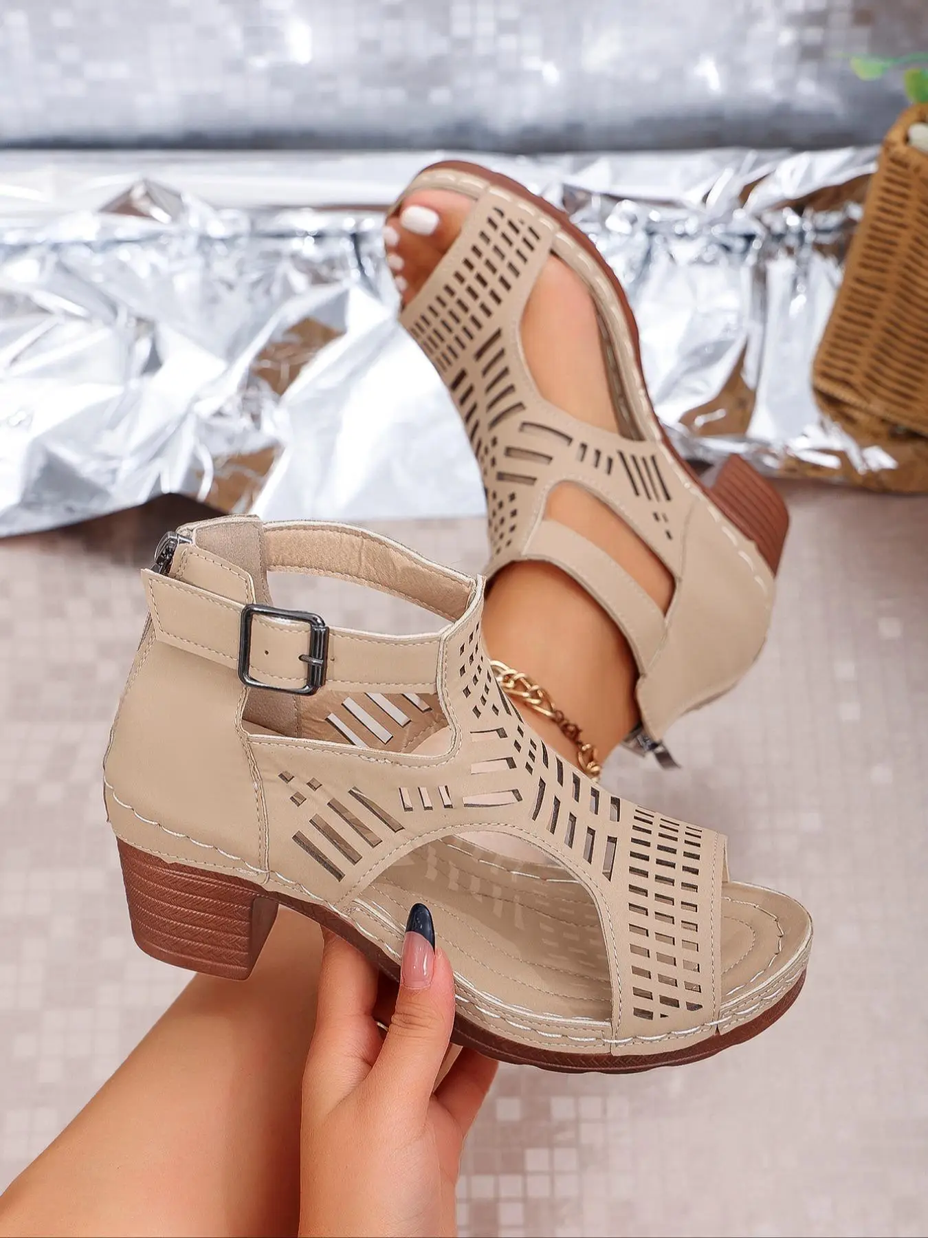 Women's Fashionable Plain Color Hollow Out Design Block Heel Sandals, Boho Style Sandals for Summer, Lightweight Breathable Comfortable Shoes for Dail