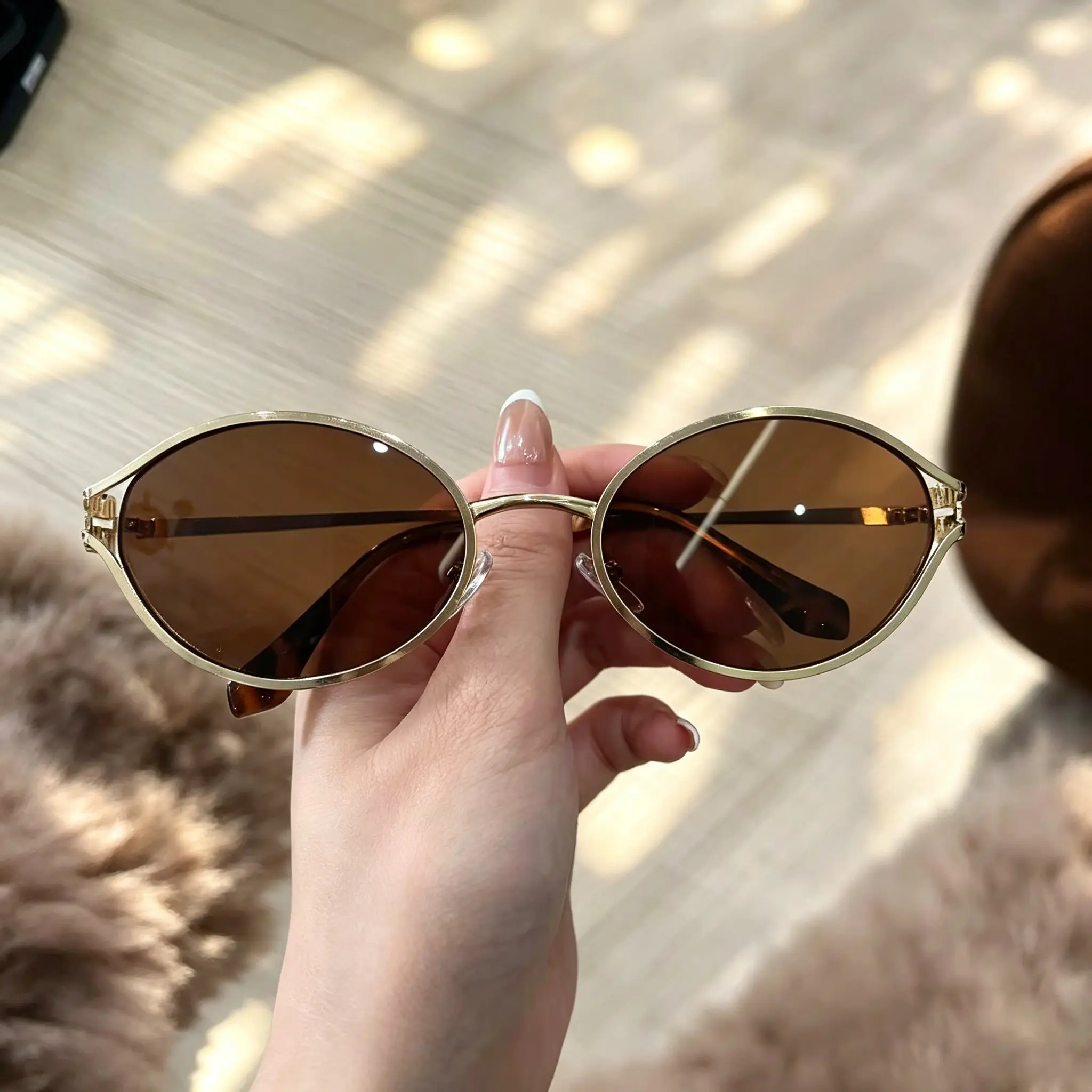 Retro Small Oval Gold Sunglasses Classic Brown Tint Lens Slim Metal Temple Fashion Ladies Sun Glasses UV Protection Travel Eyewear