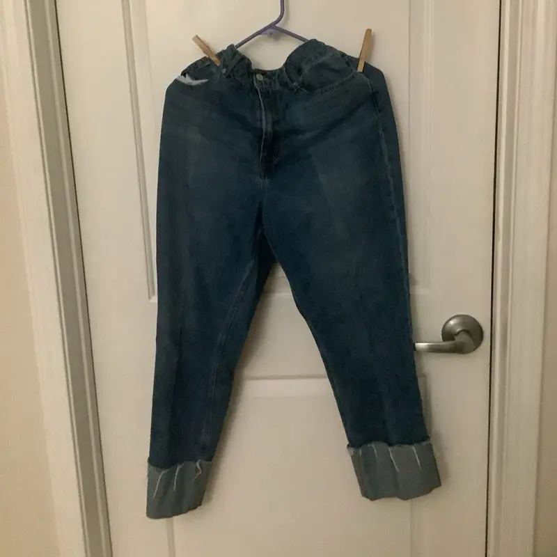 Forever 21 Women's Blue Denim Cuffed Sold Jeans Size 31