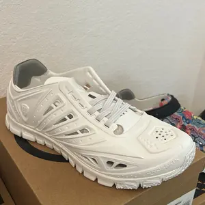 Crosskix 2.0 APX (Unisex) Size 11  White Closed Toe Lace-Up Quick Dry Lightweight Sports Water Shoes, Multi-Size for Outdoor Activities