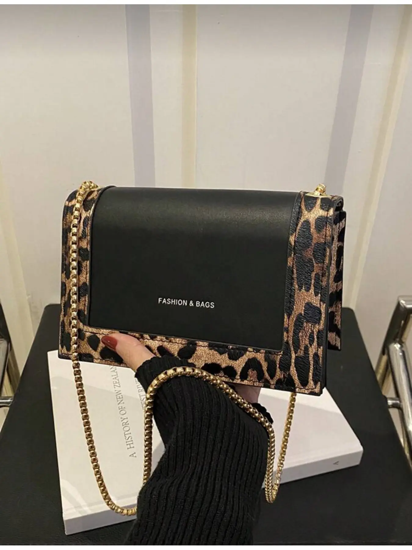 Women Metal Accessories Animal Pattern Chain Small Square Bag Daily Casual 1 Piece Retro Leopard Print Flap Underarm Long Bag Dating Outing Party Leopard Chain Flap Square Bag Animal Print Women's Bag Casual Trendy Crossbody Chain Bag Fashion Square Bag