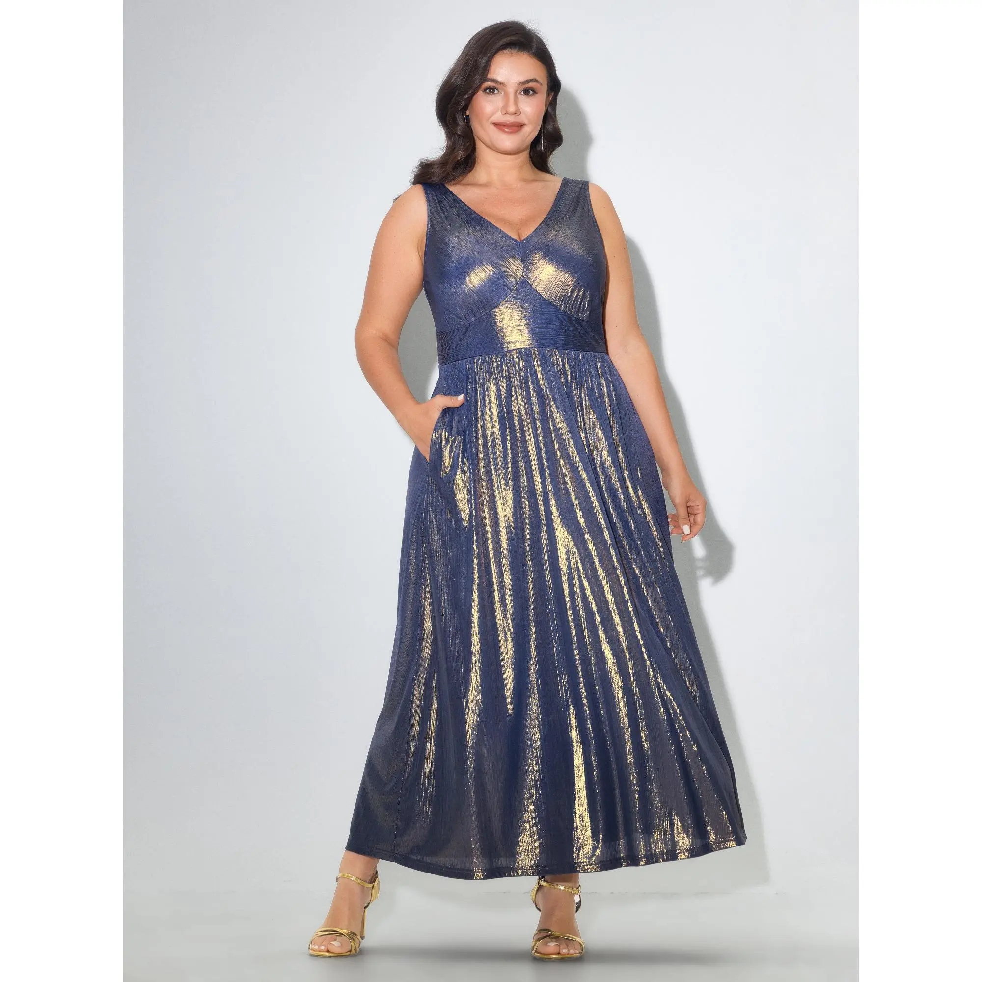 BLOOMCHIC Plus Size Stretchy Metallic Shimmer V-Neck Pockets Maxi Dress[M-6X]Summerfinds