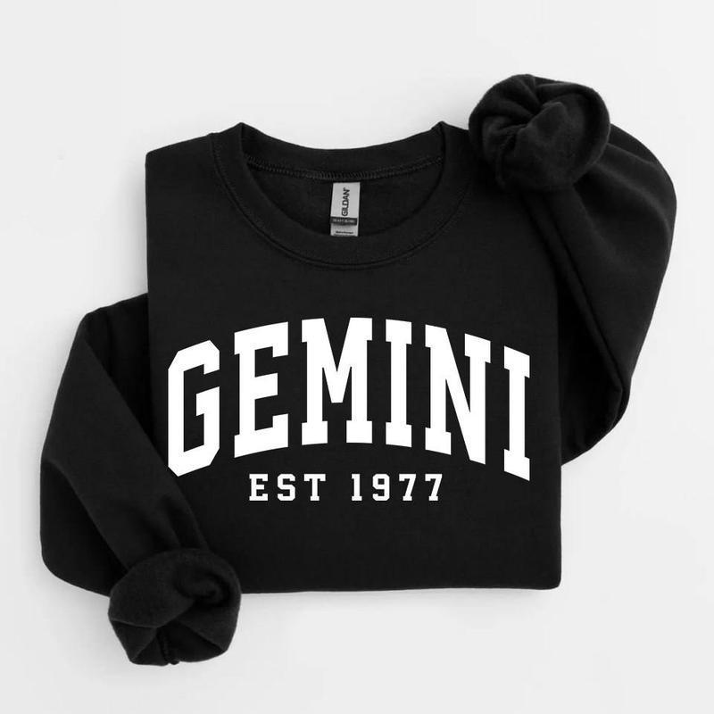 [LEAVE A NOTE OR NOT EST YEAR] Custom Year, Custom Zodiac Sweatshirt – Black Color, Est Your Year Astrology Pullover, Cute Horoscope Energy Gift, Unisex Crewneck Sweatshirt, Birthday Zodiac Sign Outfit 2026
