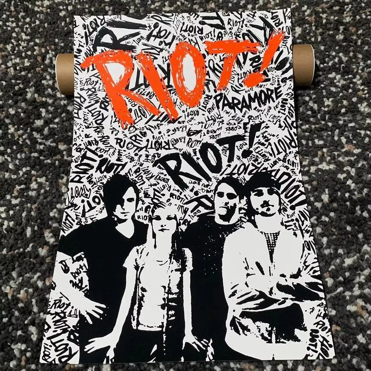 Paramore 'Riot!' Album Poster POSTER Paramore 'Riot!' Album Poster POSTER