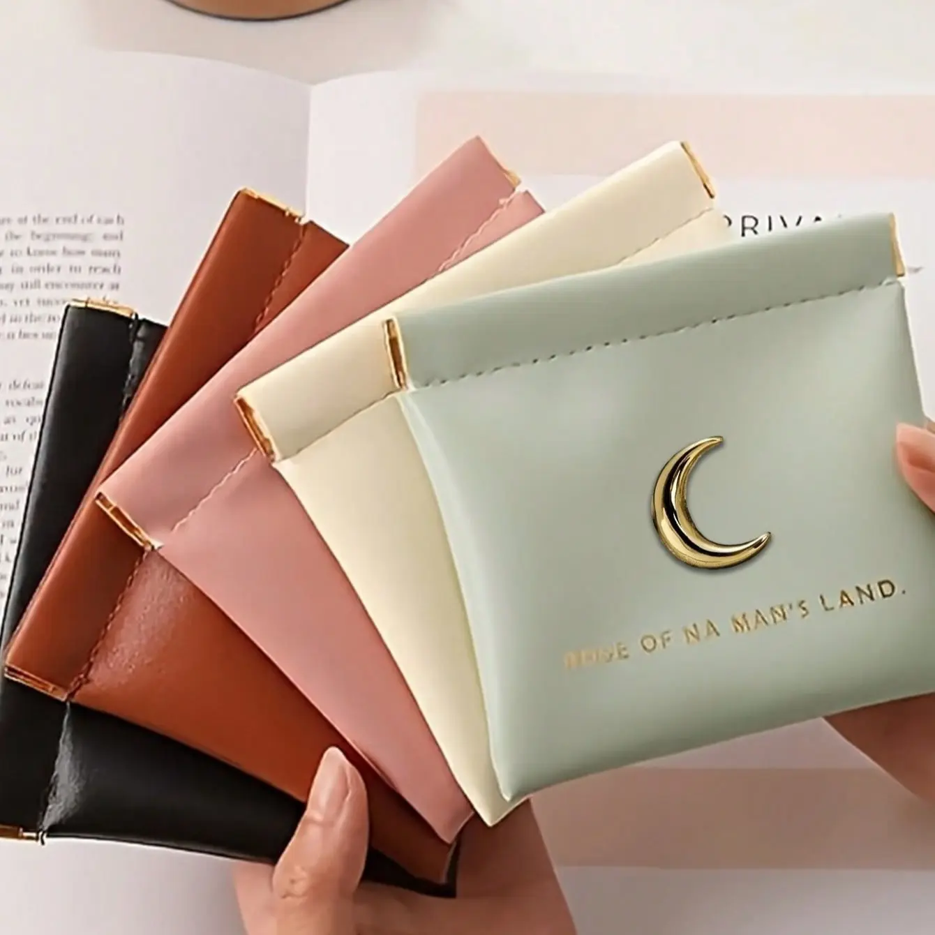 Women's Magnetic Closure Wallet, Mini Storage Purse with Moon Decoration, Compact Travel Wallet, Safe Magnetic Buckle, Lipstick Holder