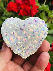 Flashy Aura Quartz Heart Cluster - Counteracts Negative, Energizes Positive Energy - Rainbow Cluster Heart Healing Stone with Healing Properties Crystals Gemstones，Unique Specimen for Collectibles and Educational Use，Perfect Gifts For Crystal Lover