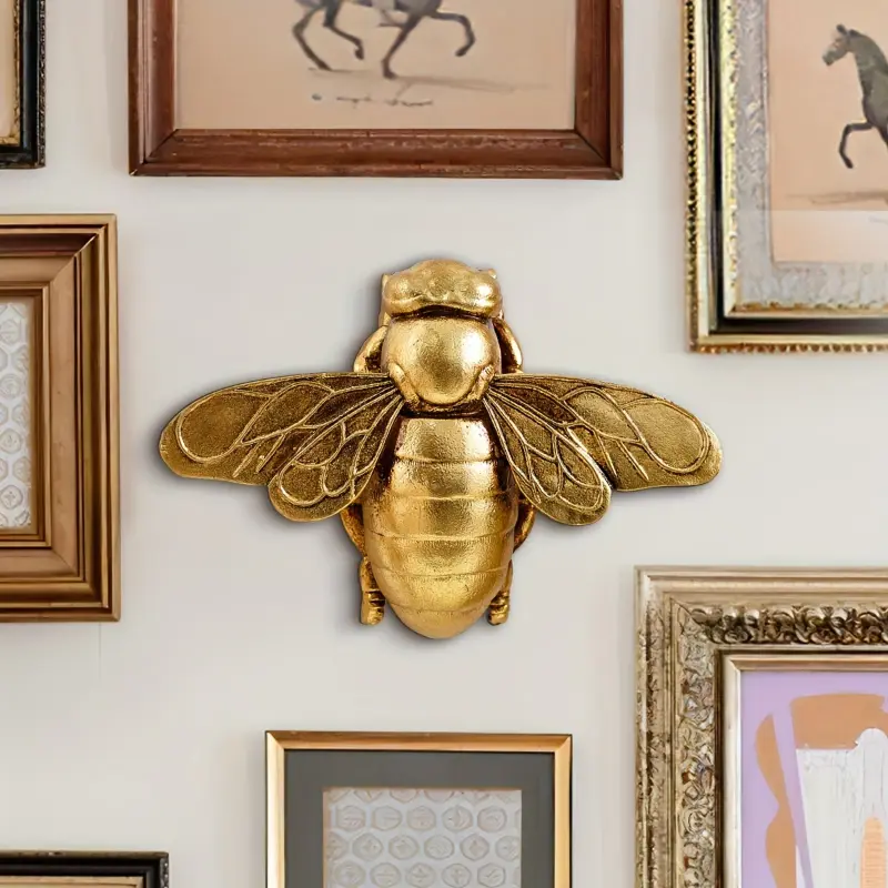Golden Bee Resin Wall Art - Innovative Craft Decoration Items, Bee Figure Home Furnishings and Pendants, Room Decor for Home & Office, Vertical Hanging Ornament, Perfect Gift for Insect Enthusiasts