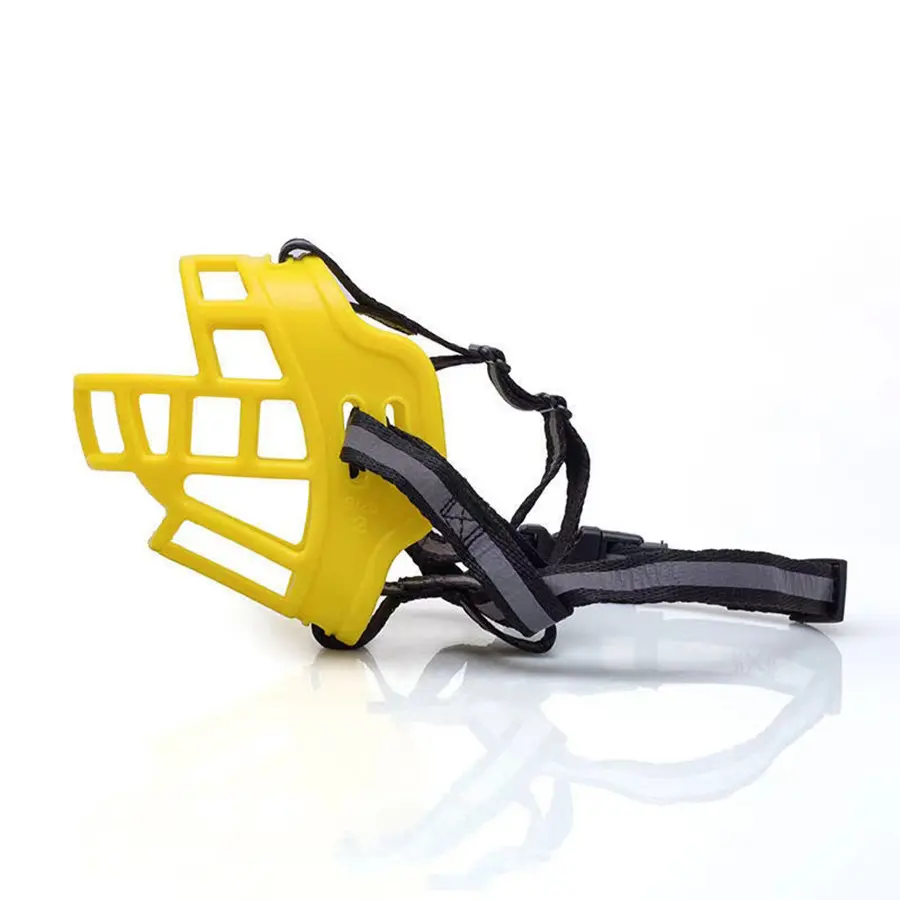 Reflective dog muzzle: yellow
