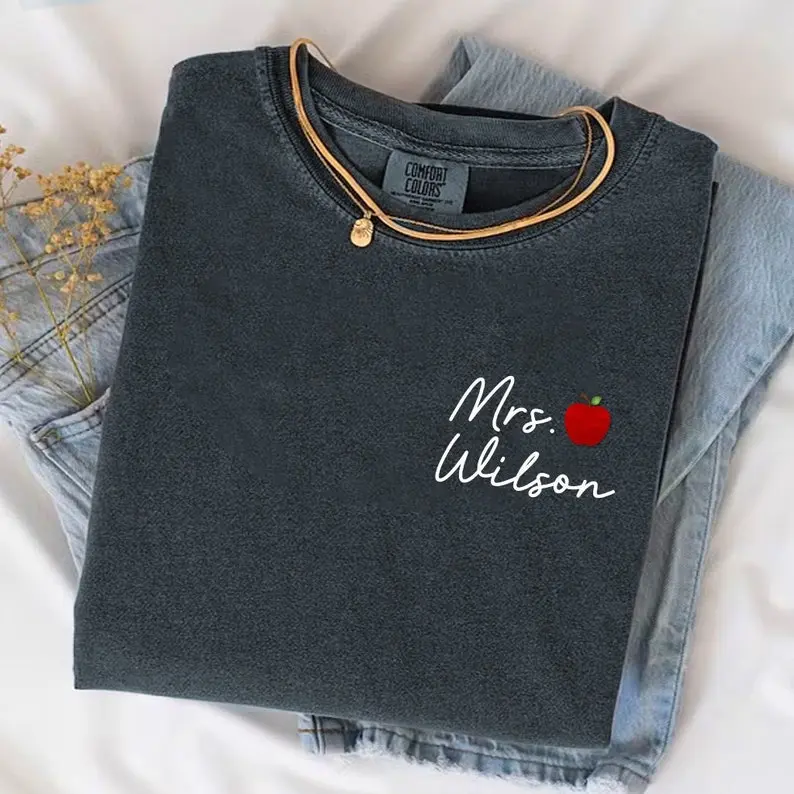 [Custom] Comfort Colors Personalized Teacher Shirt, Custom Teacher Name Shirt, Apple Design Teacher Team Tee, Back to School Shirt