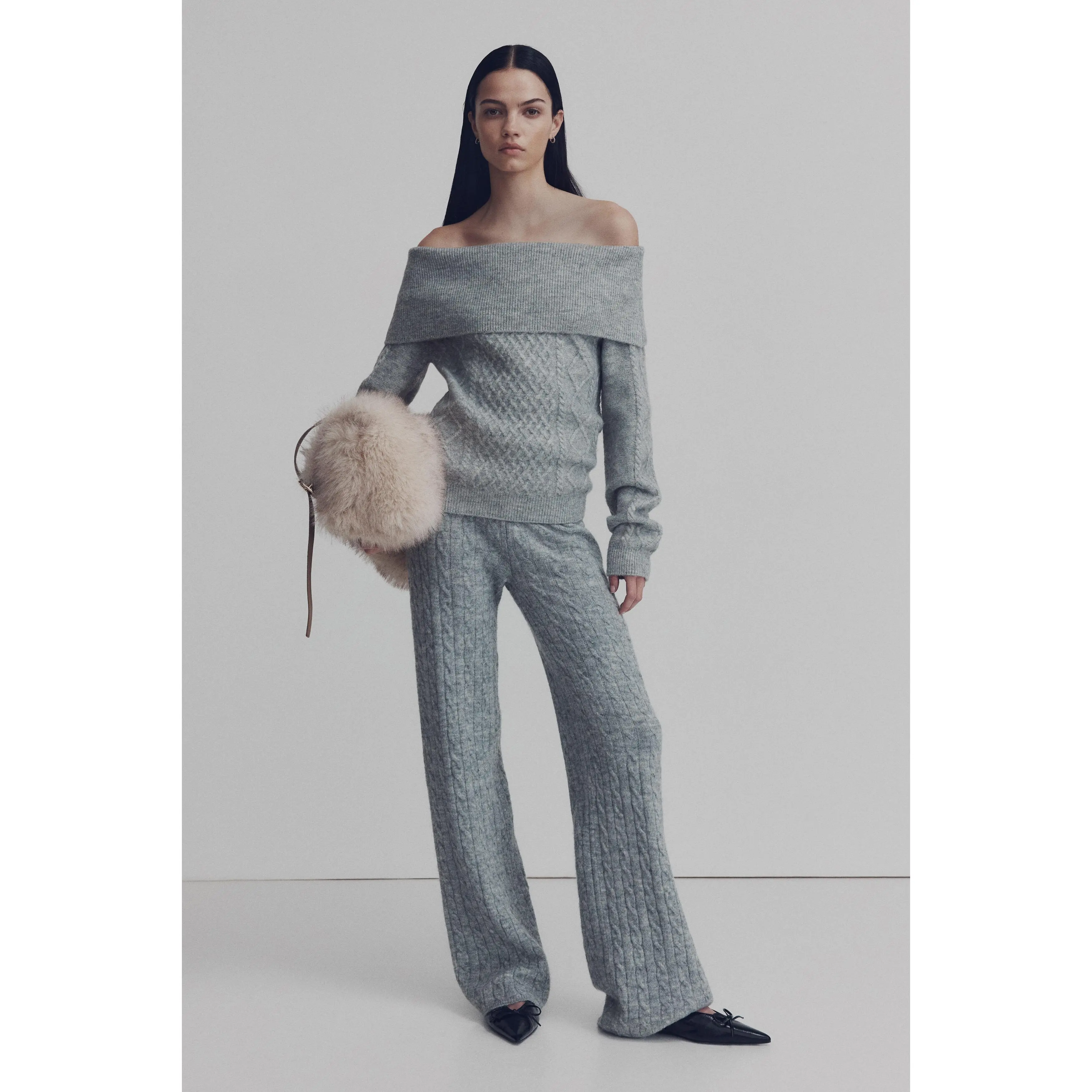 H&M Off-the-shoulder jumper