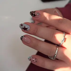 24pcs Soft Cute Leopard Print Star Nail Art, Nude Short Round Shape, Multiple Sizes Available, School Commute Friendly