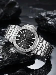Men's Luxury Full Diamond Business Watch, Striped Dial, Waterproof Steel Band Quartz Watch, Elegant Analog Wristwatch for All Seasons