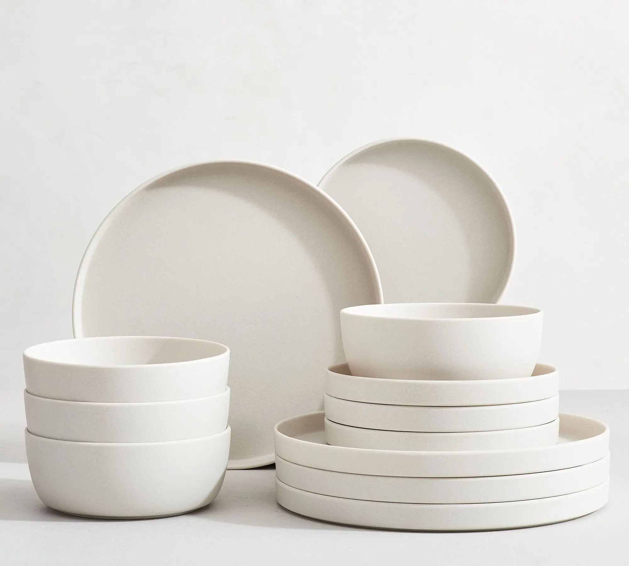 12-Piece Modern Outdoor Melamine Dinnerware Set, Plates and Bowls, Service for 4
