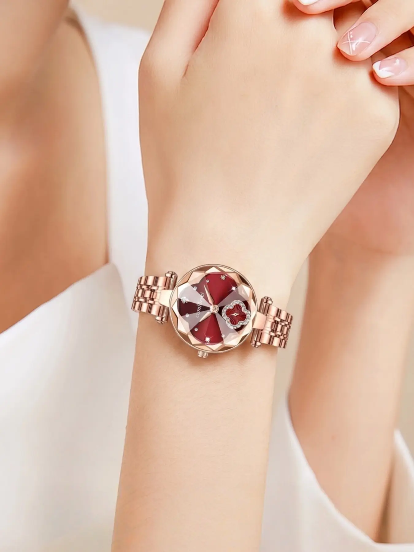 Elegant Luxury Women's Wristwatch, Exquisite Four-Leaf Clover Diamond Dial, Waterproof & Scratch-Resistant Watch, Adjustable Comfortable Strap, Perfect Stylish Gift for Ladies Daily Wear, Fashionable Analog Quartz Watch