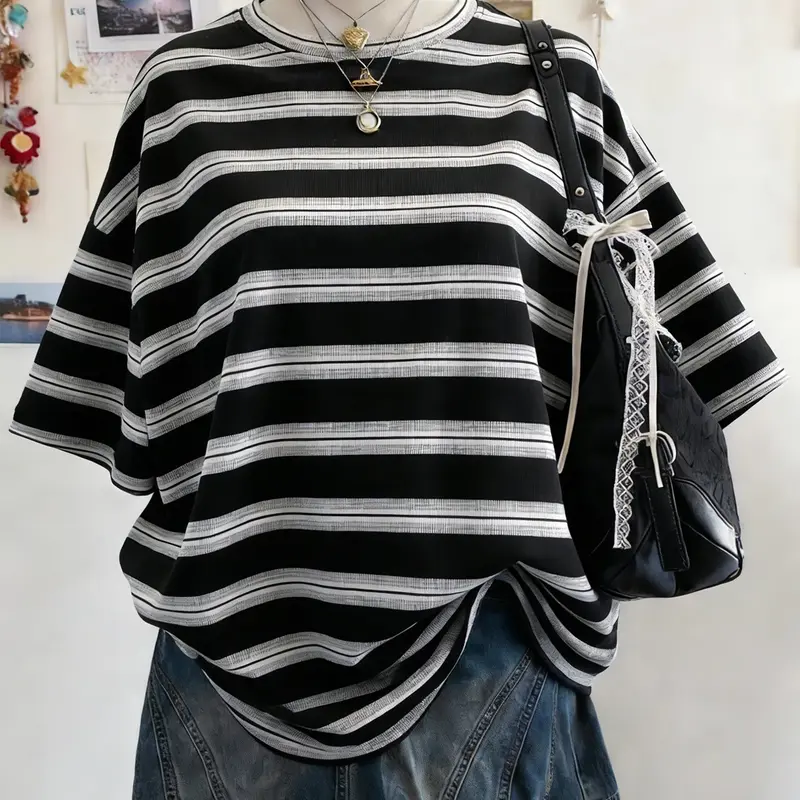 Women's Casual Streetwear Striped Graphic Half Sleeve T-Shirt Top, Loose-Fitting Design for Daily Outdoor Wear, Comfortable and Stylish Lady, Casual Summer Top, Casual Tops