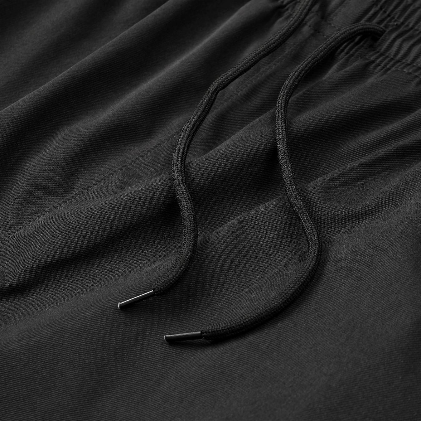 Men’s slim-fit cargo joggers, quick-dry athletic pants with drawstring and zippered pockets, lightweight workout trousers for gym and everyday wear