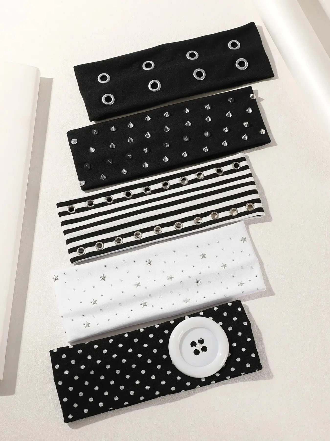 5pcs Punk Style Rivet Star Headbands for Women, Striped Elastic Hair Bands, Millennial Chic Polka Dot Button Sports Face Washing Headbands