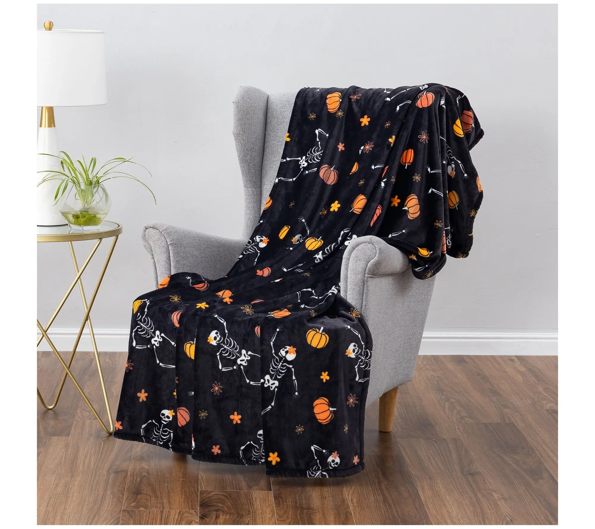 Berkshire Halloween Printed Plush 60x70 Throw Berkshire Halloween Printed Plush 60x70 Throw