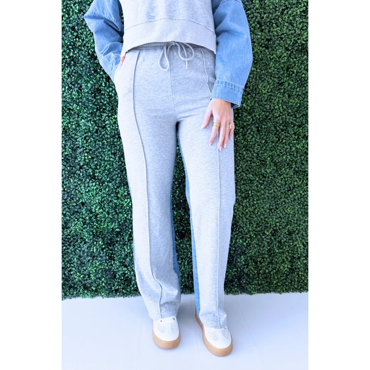 Color Block Relaxed Fit Denim Pant