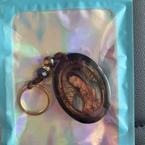 Llavero virgen de Guadalupe