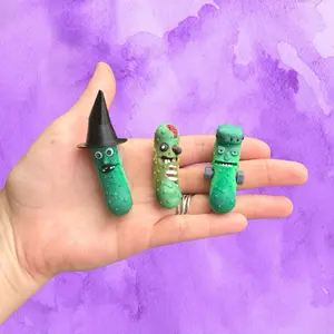Halloween Pickle Fidgets - Witch Pickle - Frankenstein Pickle - Zombie Pickle - Spooky Desk Toys - 3D Printed Pickle - Tickles the Pickle 3D Printed Articulating Pickle - Tickle Pickle Fidget Toy - Tickle Pickles - Articulating Pickle - Pickle Fidget