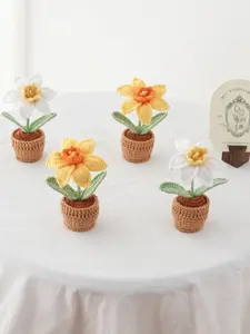 Handmade Crochet Daffodil in Pot, Personalized Teacher Gift, White Yellow Flower Desk Decor, Cute Knitted Floral Gift, Office Table Decoration