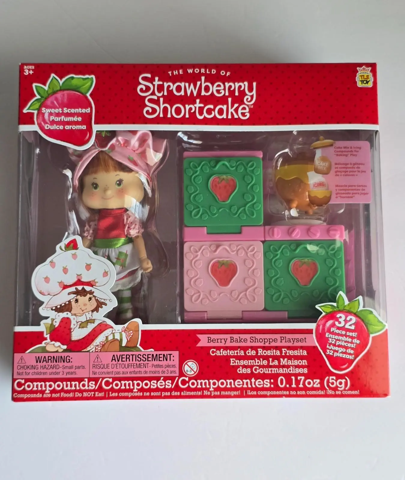 Strawberry Shortcake Berry Bake Shoppe Playset 32 Piece Set New