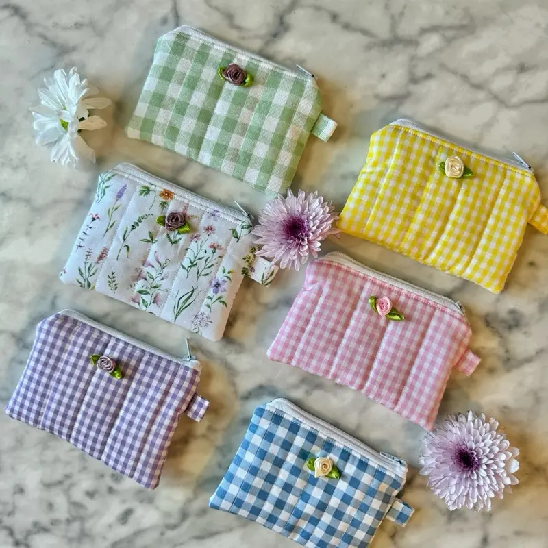 Handmade Spring and Summer Mini Pouch - Zipper Closure, High-Quality Materials, Versatile for Cards, Coins, AirPods, and More - Casual, Womenswear
