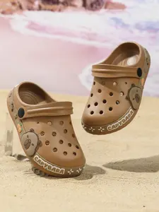 Comfortable Clogs for Boys and Girls, Stylish and Versatile Slip-On Summer Beach Shoes, Ideal for Outdoor and Water Activities